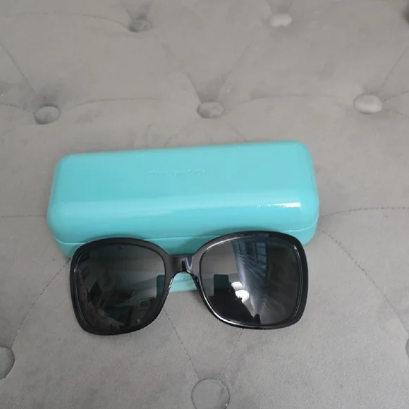 Tiffany & Co Black Sunglasses Modern Accessories - Picture 2 of 8